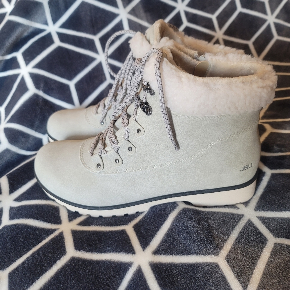 New JBU Boots water resistant